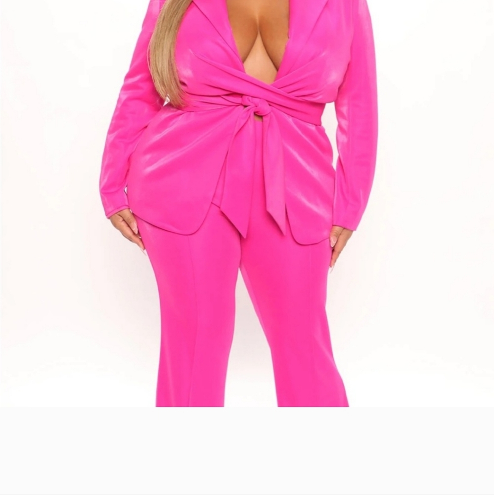 Fashion Nova hot pink suit - Picture 4 of 4